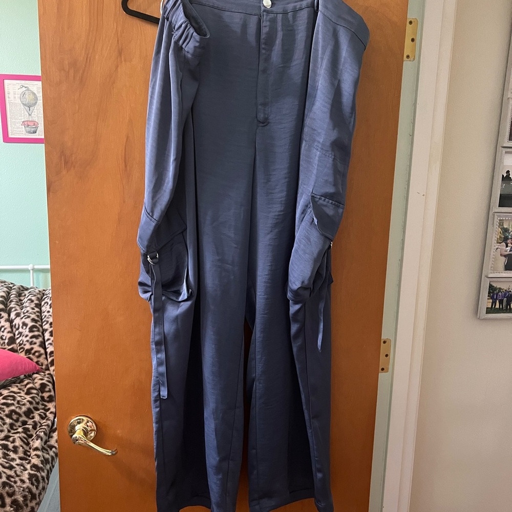 Plus Size Straight-Leg Cargo Pants in Blue - Picture 2 of 2
